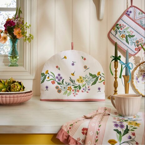 Tea Cosy Petals & Prose in Pink